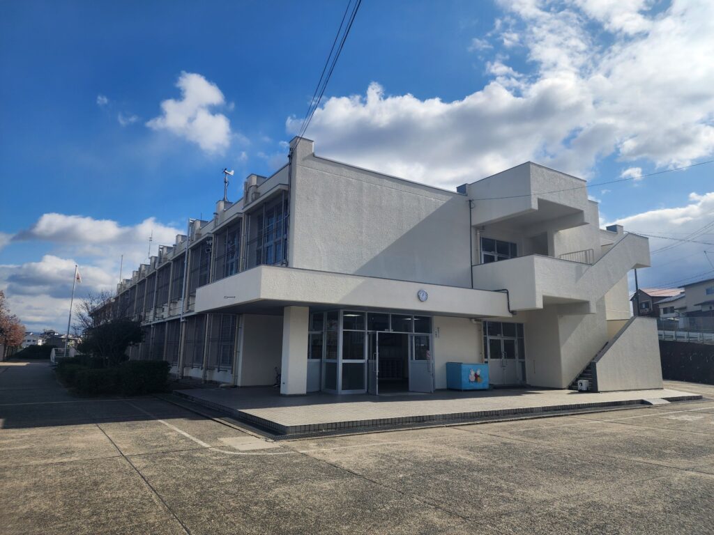 枚方小学校