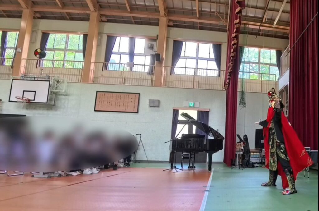 特別支援学校　変面師